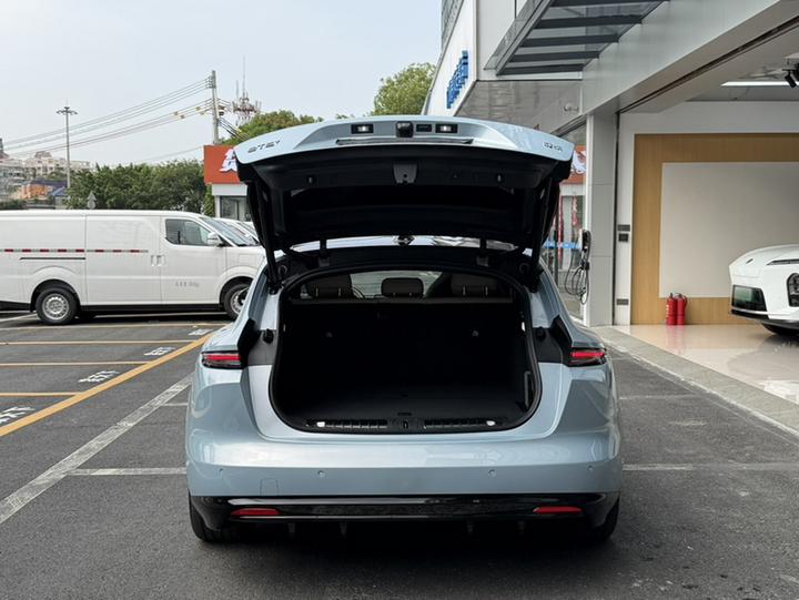 ET5T 2025 75kWh Touring photo 8
