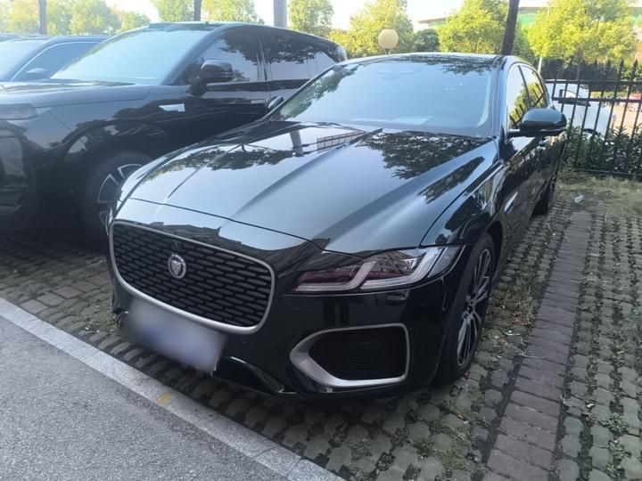XFL 2024 2.0T P250 RWD Exclusive Luxury