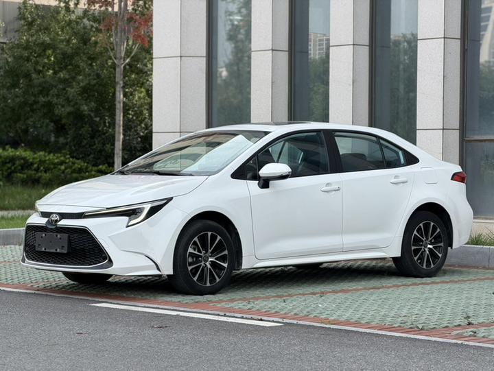 Levin 2023 185T CVT Luxury photo 5