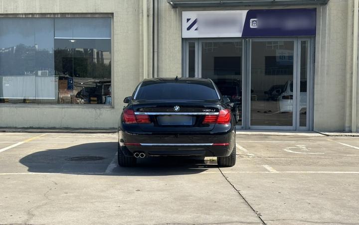7 Series 2014 730Li photo 6