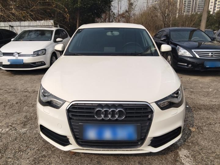 A1 2014 30 TFSI Sportback Tech photo 2