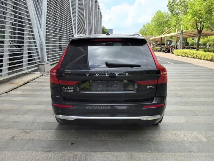 XC60 2023 B5 AWD Luxury photo 3