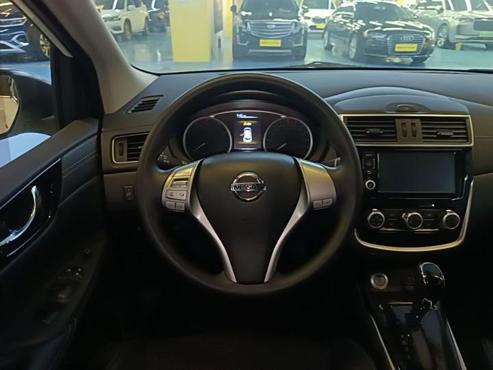 Tiida 2016 1.6L CVT photo 6