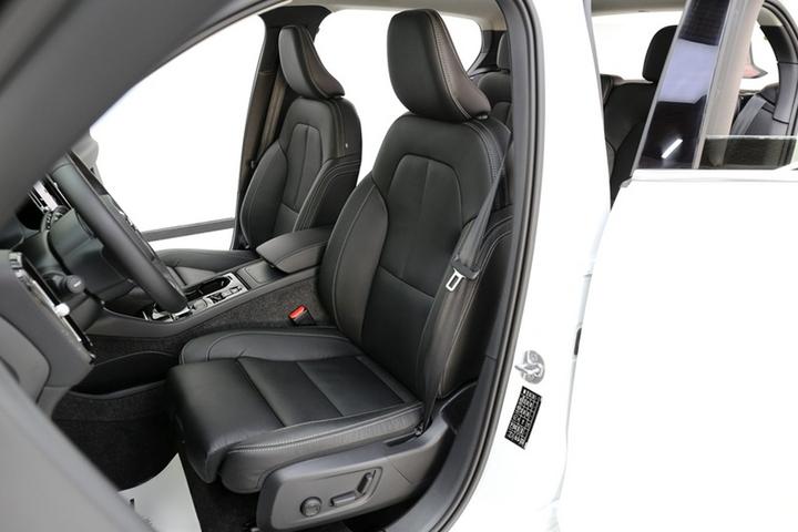 XC40 2023 B4 AWD Luxury photo 7