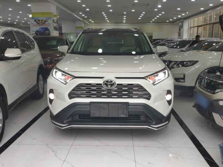 RAV4 2020 2.0L CVT RWD Premium photo 2