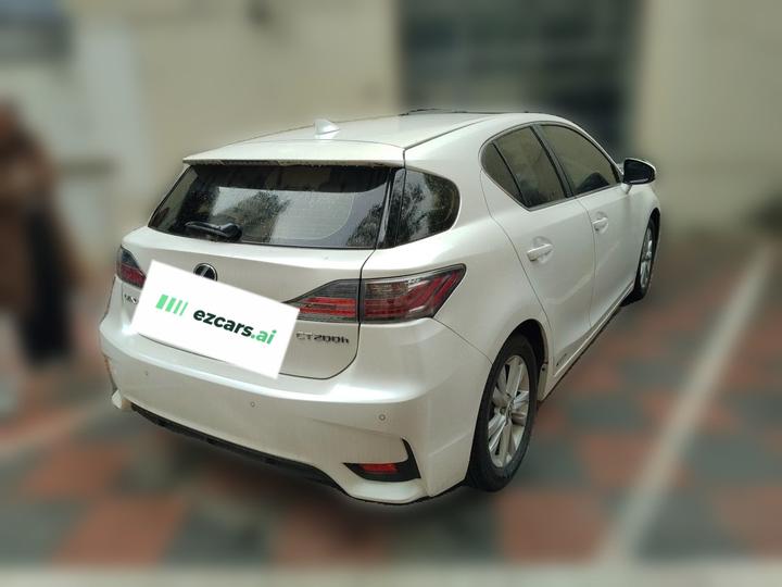 CT 2014 CT200h Comfort photo 6