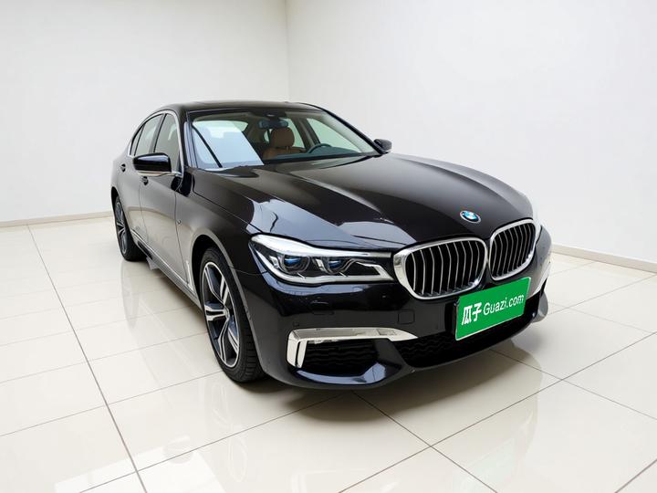 7 Series 2018 740Li xDrive Exclusive M Sport Package photo 3