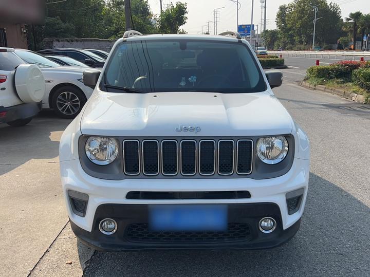 Renegade 2019 220T AT Elite photo 2