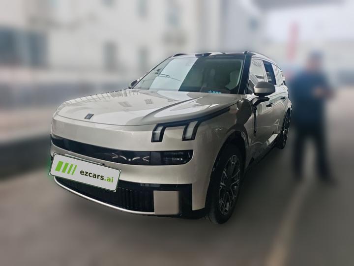 900 2025 2.0T Ultra 6-Seater