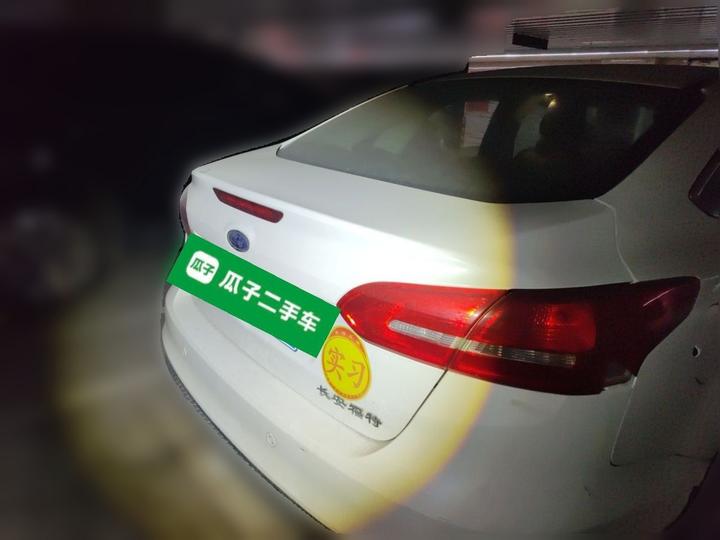 Focus 2015 Sedan 1.6L MT photo 5