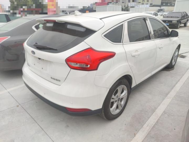 Focus 2015 Hatchback 1.6L AT Comfort photo 4
