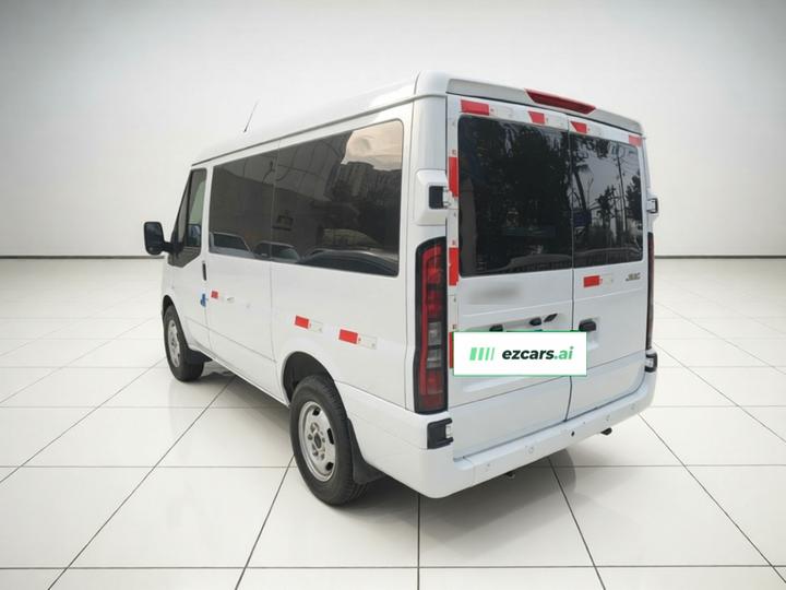 2023 2.0T AT Short Wheelbase 6-Seater photo 4