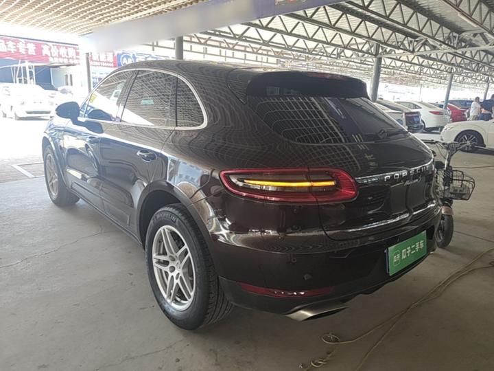 2017 Macan 2.0T photo 4