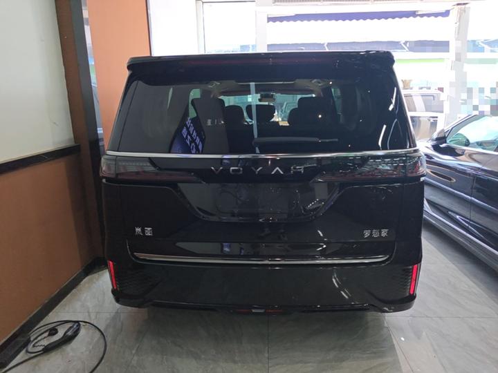 Voyah Dreamer 2025 PHEV AWD Flagship photo 3