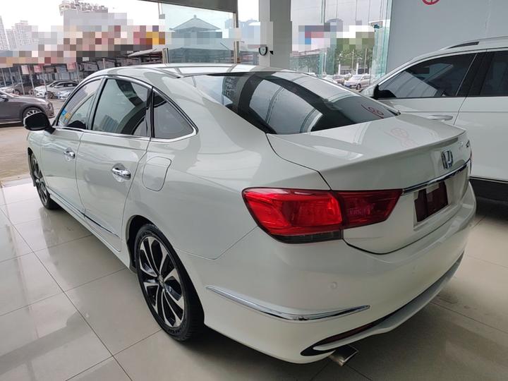 Spirior 2015 2.0L Premium photo 4