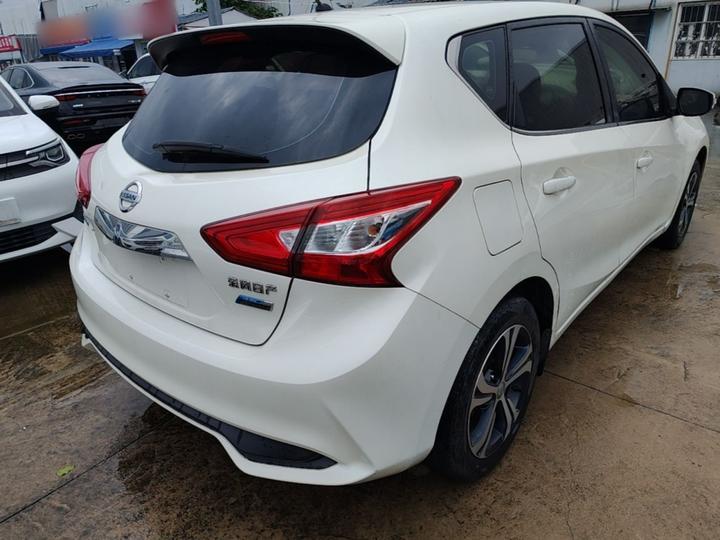 Tiida 2016 1.6L CVT photo 4