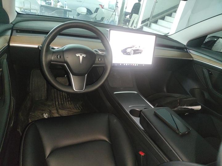 Model 3 2022 RWD photo 5