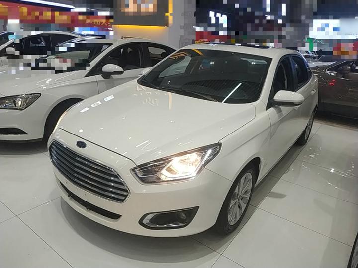 Escort 2017 1.5L AT Fashion