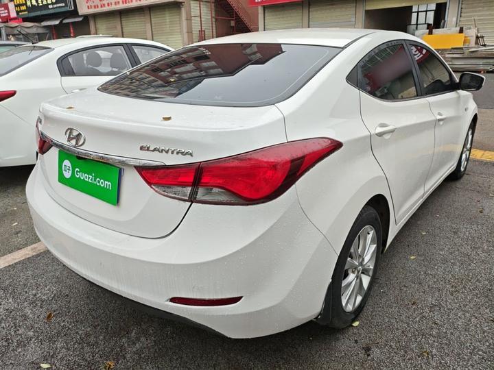 Elantra 2016 1.6L AT Smart photo 4