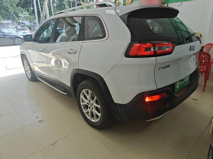 Cherokee 2017 2.0L photo 4