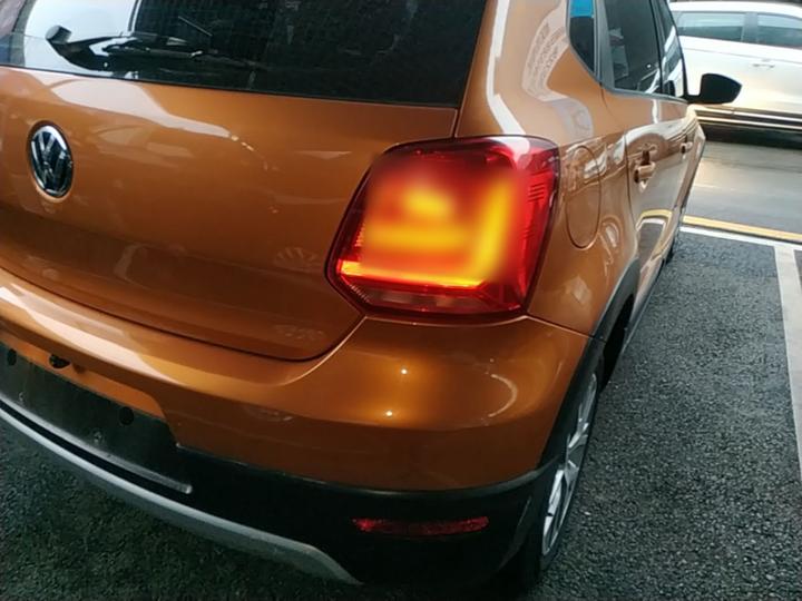 2014 1.6L Cross Polo AT photo 7