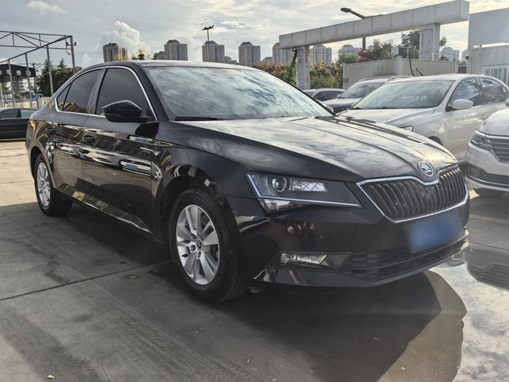 Superb 2016 TSI330 DSG photo 3