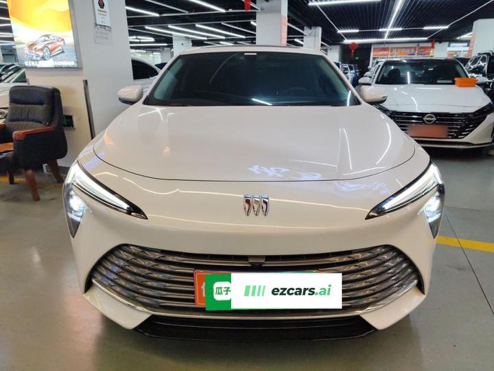 LaCrosse 2023 Facelift 25T photo 2
