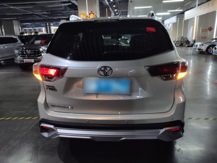 Highlander 2017 2.0T AWD Luxury 7-Seater photo 3