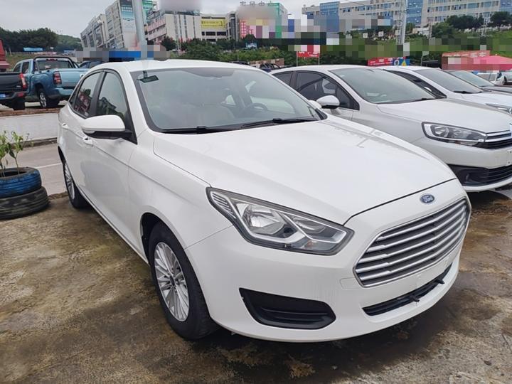 Escort 2017 Facelift 1.5L AT Comfort photo 3