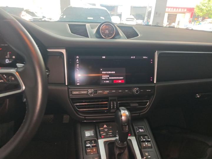 2018 Macan 2.0T photo 4