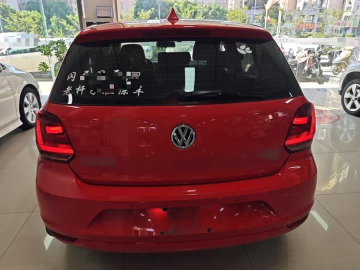 Polo 2016 1.6L AT Comfort photo 5