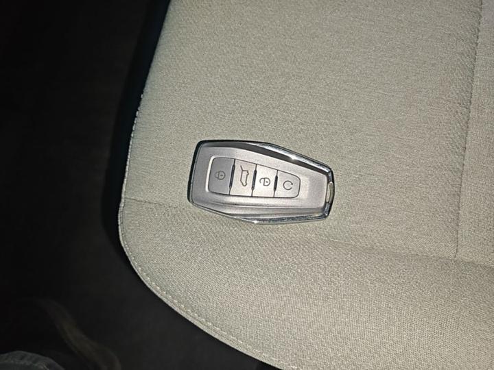 V 2025 V7E 51.4kWh photo 8