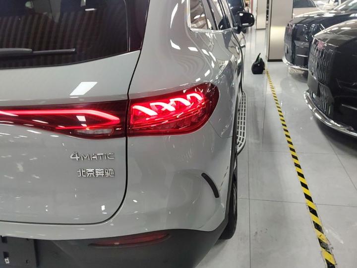 EQE SUV 2023 350 4MATIC photo 7