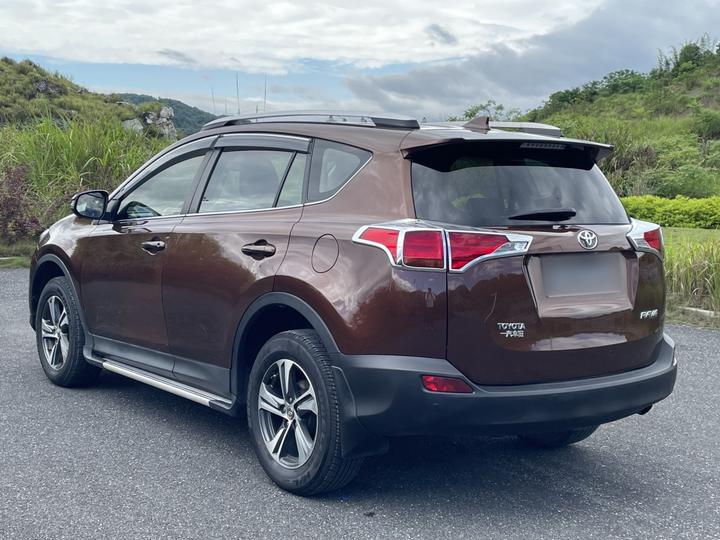 RAV4 2015 2.0L CVT RWD photo 4