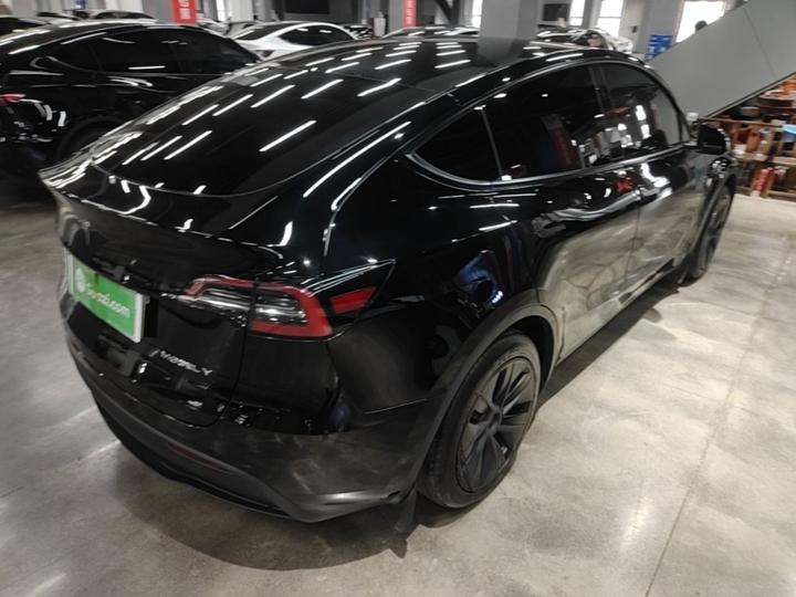Model Y 2024 RWD photo 4