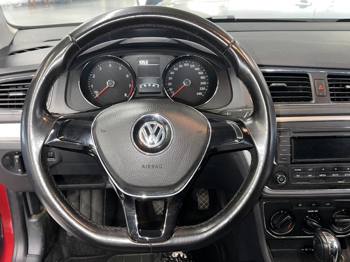 2015 1.6L AT Comfort photo 2