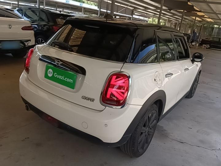 2019 1.5T COOPER 5-Door photo 4