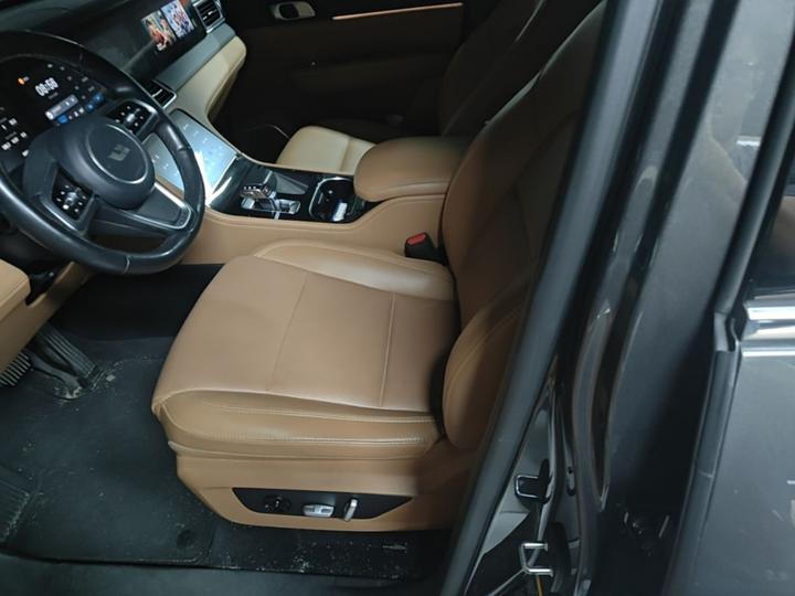 Li Auto ONE 2021 EREV 6-Seater photo 7
