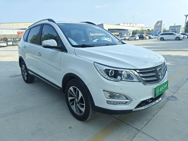 560 2016 1.8L iAMT Luxury photo 3