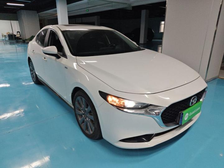 3 Axela 2023 2.0L AT photo 3