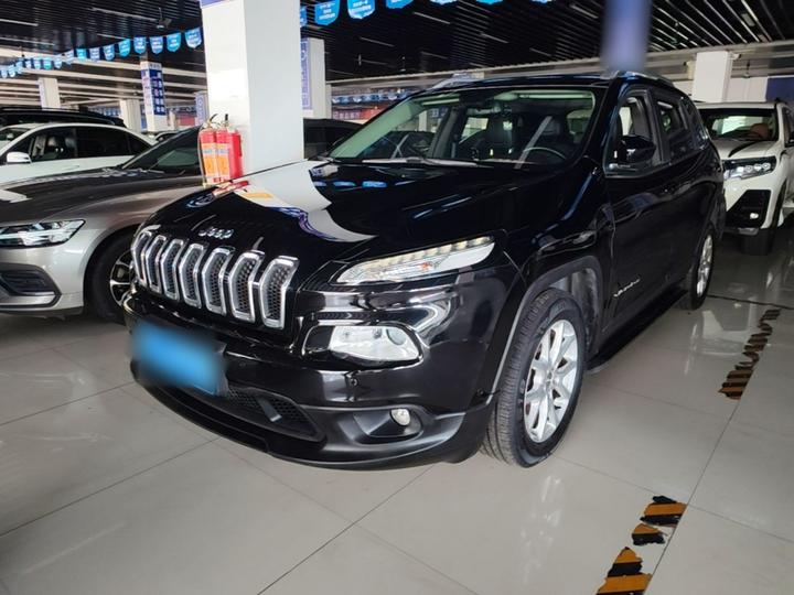 Cherokee 2016 2.4L Leading