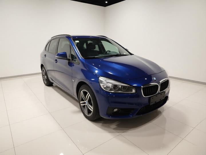 2 Series Wagon 2016 218i Sport Design Package photo 3