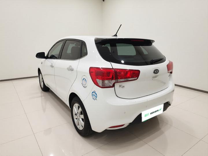 K2 2015 Hatchback 1.4L AT GLS photo 4