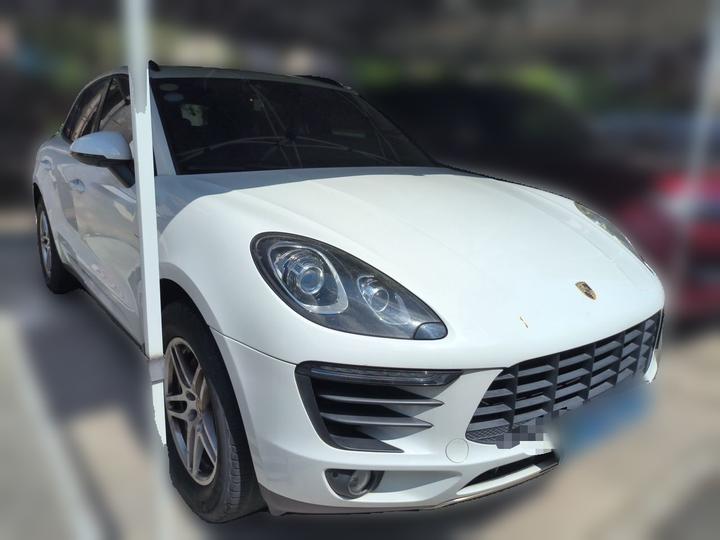 2017 Macan 2.0T photo 3