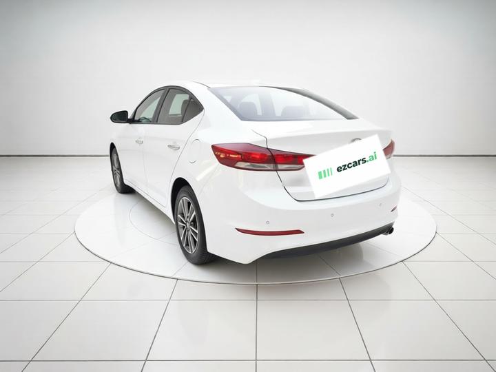 Elantra 2016 1.6L MT Smart photo 4