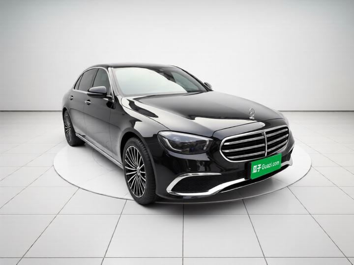 E-Class EV 2023 E 350 e L PHEV photo 3
