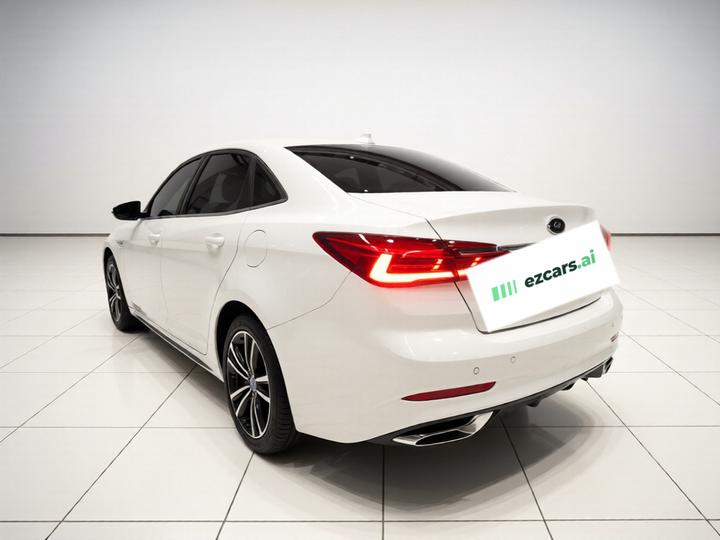 Escort 2021 1.5L AT photo 4