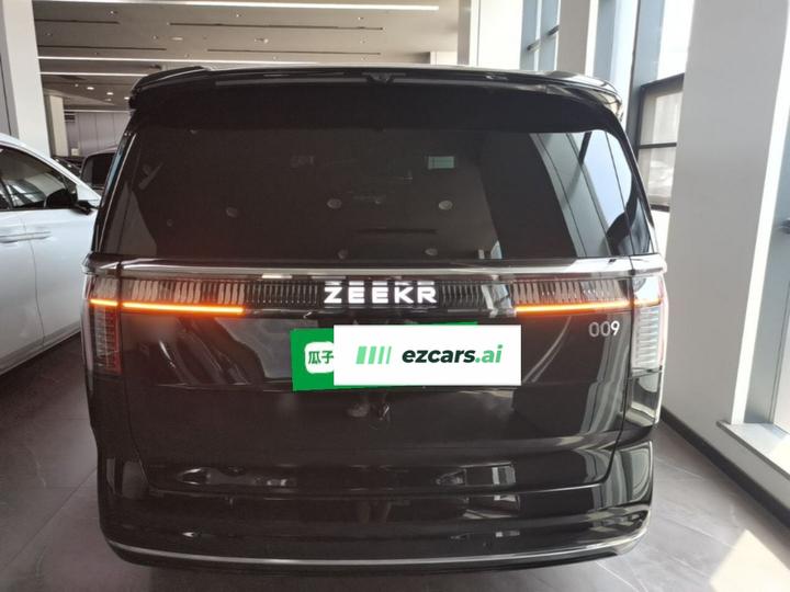 009 2024 6-Seater Executive AWD 108kWh photo 3
