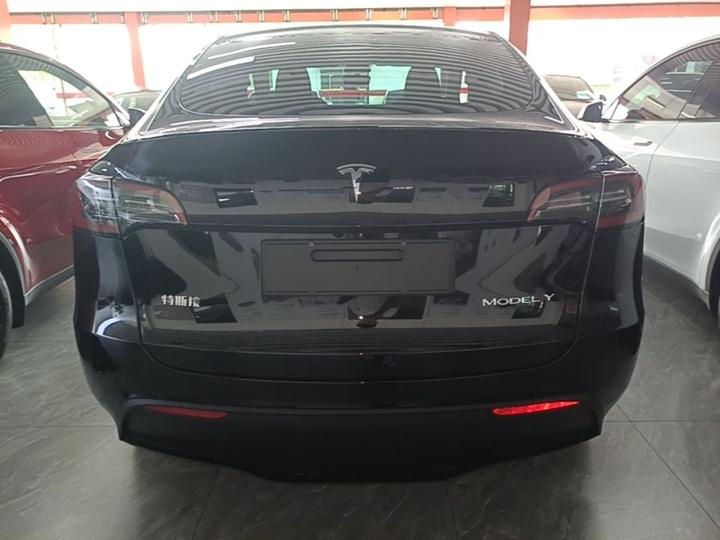 Model Y 2023 RWD photo 5