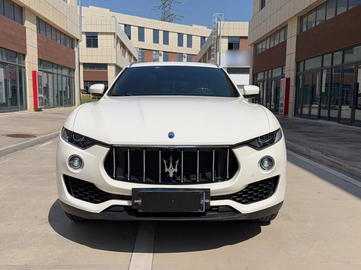 Levante 2018 3.0T Classic photo 2